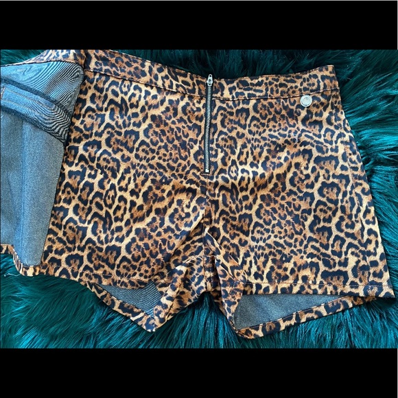 Leopard print zara shorts! Never worn - Picture 3 of 3